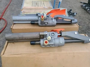 Mercury power steering cylinder 8M0146217 new out of the box - Imagen 1 de 3