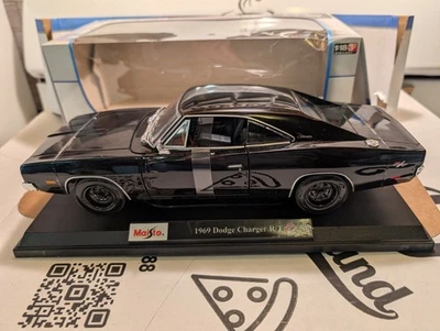 THE DUKES OF HAZZARD CUSTOM CHARGER HAPPY BIRTHDAY GENERAL LEE 1:18 DIECAST CAR - Image 1 of 4