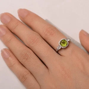 Green Peridot Solitaire Women Ring Natural Round Cut 925 Sterling Silver Ring - Picture 1 of 5