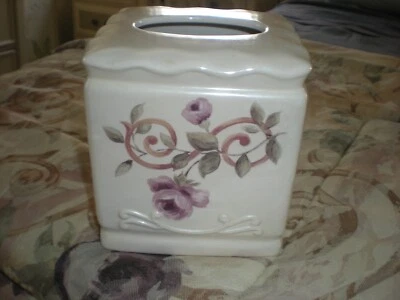 CROSCILL CHAMBORD КЕРАМИЧЕСКИЙ ТКАНЕВЫЙ ДЕРЖАТЕЛЬ - НОВЫЙ - Изображение 1 из 4