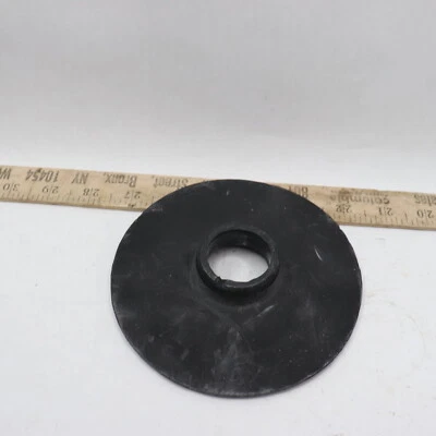 Calço de mola helicoidal traseira Uro Parts 5-1/4" 33531136385 - Imagem 1 de 4