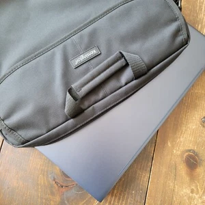 Kensington Laptop Bag 15.6" Carrying Case Detachable Padded Shoulder Strap Black - Picture 1 of 11