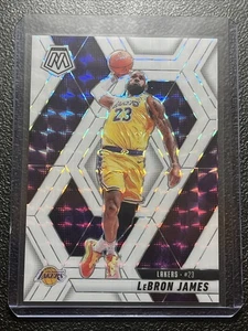 LEBRON JAMES 2024-25 MOSAIC BASKETBALL WHITE PRIZM LAKERS /25 - Bild 1 von 2