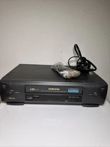 Samsung VR5559 Reproductor de VCR Grabadora VHS 4 Cabezales HiFi Estéreo Video Hogar De Colección - Imagen 1 de 7