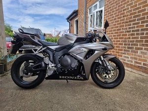 HONDA CBR1000RR 06 FIREBLADE - Picture 1 of 7