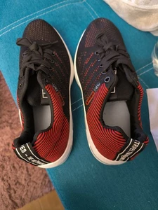 Blicke garantiert auf sich ziehen mit diesen auffälligen [Schuh-Typ einfügen - Bild 1 von 5