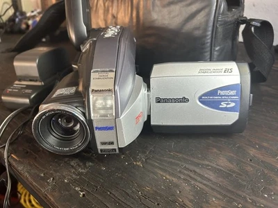 Panasonic PV-L452D VHS-C Palmcorder Camcorder Video Camera - Image 1 of 4