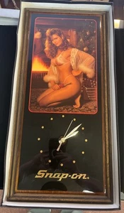 Vintage Snap On Tools Pinup Girl Weihnachten Wanduhr NEUWERTIG - Bild 1 von 3