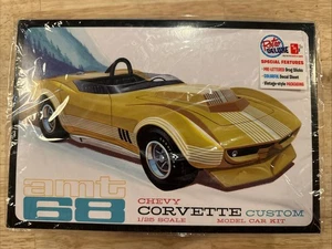 AMT 1968 Chevrolet Corvette Custom 1/25 Scale Model Car Kit N.I.B - Picture 1 of 11