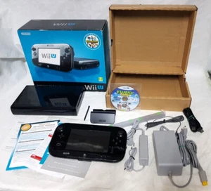 Wii U Nera 32GB Premium Pack con gioco - Console Nintendo USATO GARANTITO - Foto 1 di 24