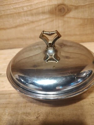 Plato redondo enchapado en plata Lunt con mango dorado Foto 1 de 4