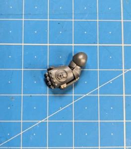 Imperial Fists Upgrades Bits Left Power Fist Marines Primaris IF Crimson CF Bitz - Imagen 1 de 2