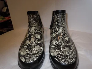 Sakroots Rhyme Chelsea rain Boots Women Size 7 - Picture 1 of 5