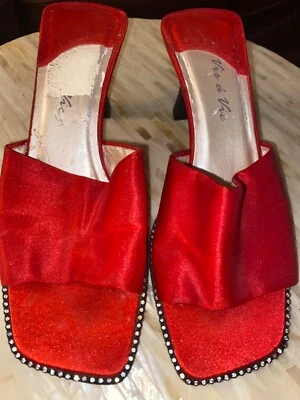 Vintage Vis a’ Vie Y2K red silk rhinestone mules kitten heels wedding prom shoe - Image 1 of 4