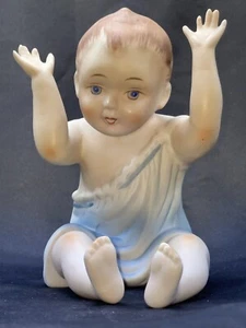 Vintage sitzendes Klavier Baby Junge Figur 7" handbemalt Biskuit - Bild 1 von 8