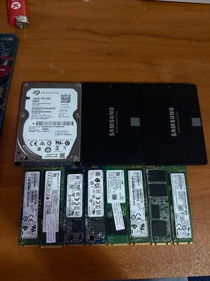 SSD de almacenamiento NVME y 2 SSD Sata y HDD de 2,5 pulgadas (consultar descripción) Foto 1 de 4