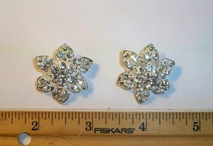 Set of 2 Rhinestone Sew On Shank  Star Shaped 1" Buttons Silver Tone NEW Unused - Picture 1 of 1