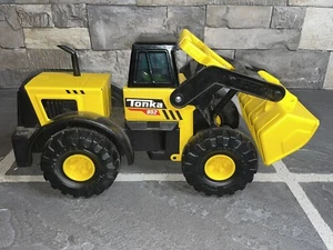 Tonka Steel Classics, Classic Front Loader 952 Big Construction Truck - Picture 1 of 10