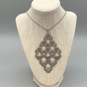 Vintage SARAH COVENTRY Large Lotus Flower Silver Tone Pendant Necklace 18" Chain - Picture 1 of 6