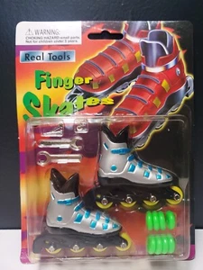 NEU Vintage Finger Inline Schlittschuhe Rollerklinge Spielzeug alter Lagerbestand BLAU mit Werkzeugen - Bild 1 von 2