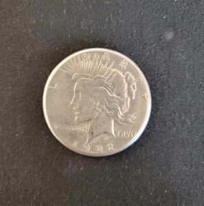 1922 - S Peace Dollar 90% Silver - #16 - Picture 1 of 2