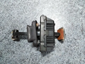 Orig BMW E90 Türbremse Türstopper vorne links Door brake door stopper front left - Bild 1 von 5