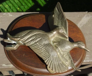 Nice Patina Solid Brass Wall Mounted Mallard Ducks in Flight Bird Door Knocker - Picture 1 of 8