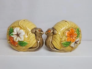 Vtg Mid Century Japan Snail Salt & Pepper Shakers Figurines H190 Ceramic - Picture 1 of 10