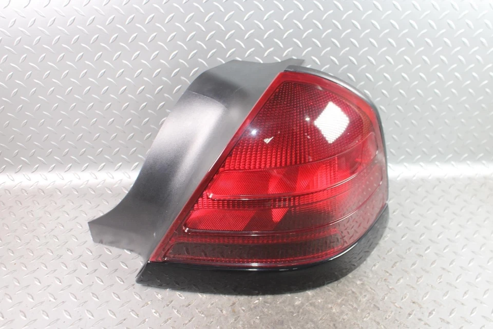03-04 Marauder Right Quarter Panel RH Taillight Tail Light Lamp Lens Factory OEM Foto 1 de 4