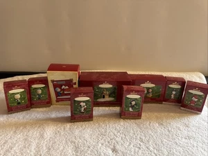 Menge 9 Hallmark Andenken Ornamente - Snoopy, Lucy, Peanuts + mehr! - Bild 1 von 5