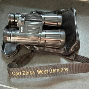 Binoculares Carl Zeiss 10x40 con estuche original, correa, cubierta de ocular Alemania Occidental - Imagen 1 de 21