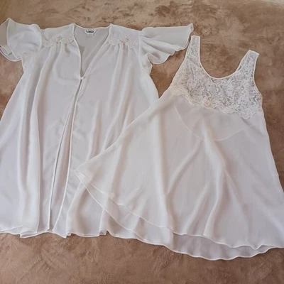 Cinema Etoile 2 pc Lingerie & Robe Set XL Sheer Lace Bridal Rose Beaded White - Image 1 of 4