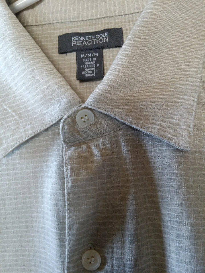 Kenneth Cole Reaction Long Sleeve Pocket Button Down Collared Shirt. Sz M. - Image 1 of 4