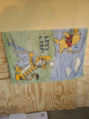винтажное флисовое детское одеяло Disney Winnie the Pooh & Tigger 30 x 40 дюймов NEMCOR Канада - Изображение 1 из 4