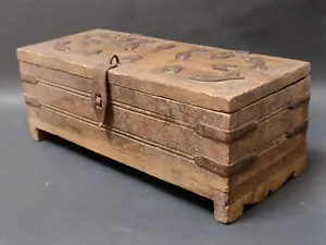 OLD VINTAGE HANDMADE RICH PATINA WOODEN IRON FITTED MULTIPURPOSE STORAGE BOX - Picture 1 of 20