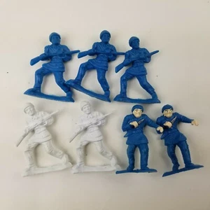 Lot of 7 Vintage Plastic Pioneer Explorer Men Figures 2" Blue White Hong Kong  - Picture 1 of 12