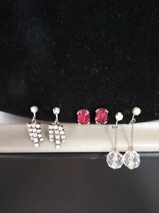 Pendientes vintage ~ 3 pares ~ todos los tornillos - Imagen 1 de 12