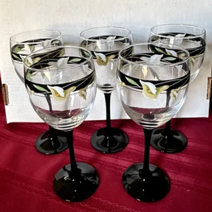 5 (FIVE) Black Lilies (Quadrille) By Sango 8 OZ GOBLET in EXCELLENT Condition - Bild 1 von 7