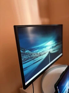 LG 27UL550 27” 4K UHD IPS Monitor – Brand New Condition – Original Box - Picture 1 of 6