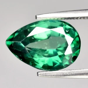 💎 2.86ct 10x7mm VS Pear Natural Green Topaz - Brazil Gemstone - Picture 1 of 4