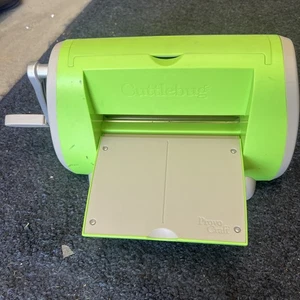 CUTTLEBUG Provo Craft Die Cutting Embossing *MACHINE ONLY* - Picture 1 of 5