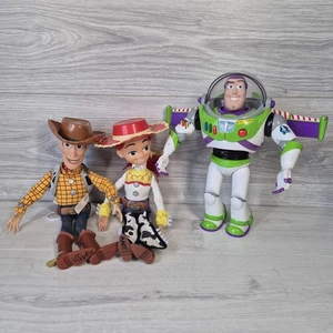 Pacchetto Figurine Disney Toy Story Woody, Jessie & Buzz Lightylightyear tutte funzionanti - Foto 1 di 17