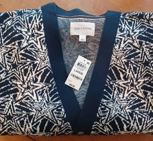 SUN + STONE Herren Strickjacke Pullover Navy Weiß Allover Print Sterne Gr. L Neu mit Etikett - Bild 1 von 13