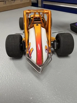 1RC Racing Champ Sprint Car 1/18 New Never Raced Upgraded Equipment - Image 1 of 4