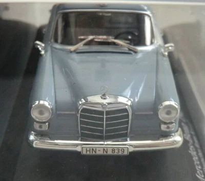 MINICHAMPS Minichamps 1 43 梅赛德斯奔驰 190 1961 救护车 DRK 1584 件。 — 第 1/4 张图片