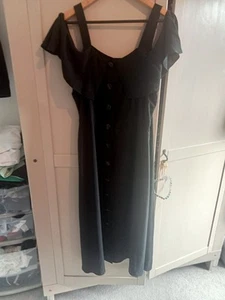 Black Cold Shoulder New With Tags Buttons Down Front Kneelength - Picture 1 of 4