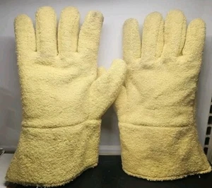Guantes amarillos National Safety Apparel G45KTSR12 Lrg resistentes al calor nivel 4 500 °F - Imagen 1 de 8