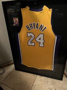 Kobe Bryant Signed  Los Angeles Lakers #24 Jersey PSA DNA Authenticity