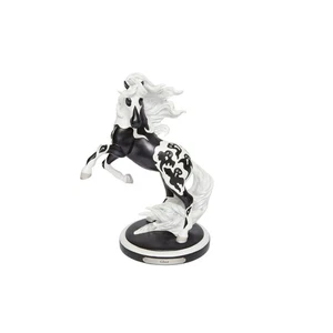 Ghost By: Trail Of Painted Ponies *SE ENVÍA EN 15 DÍAS* NUEVO 2025 - Imagen 1 de 1