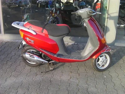 Piaggio Sfera 125 Bastler-/Ausschlachtfahrzeug nicht fahrbereit - Bild 1 von 4